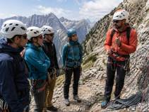Alpinkurse – sicher in den Bergen unterwegs / Alpinkurs Alpinkurse – sicher in den Bergen unterwegs / Alpinkurs